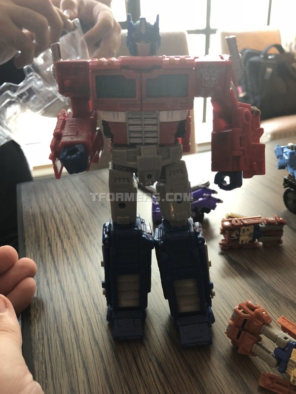 Transformers Siege War For Cybertron Preview Wave 1  (79 of 103)